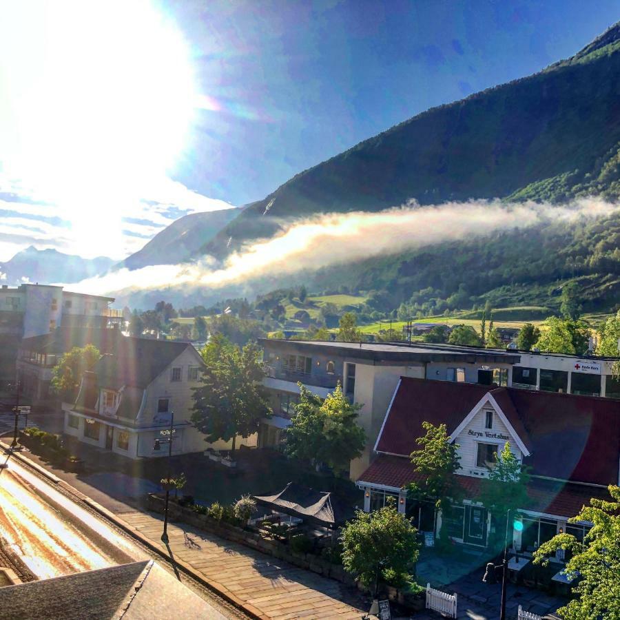 Stryn Kaffebar & Vertshus 外观 照片